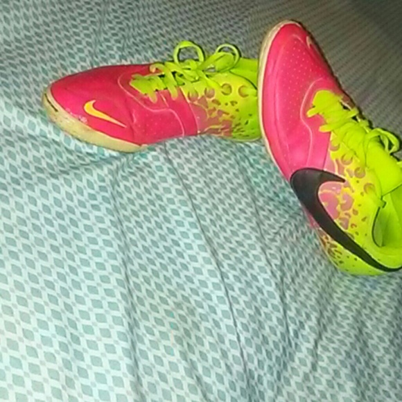 Soccer shoes - Picture 1 of 1